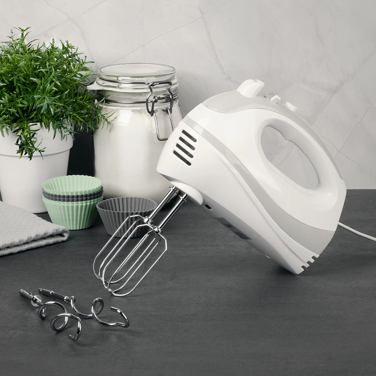 Handmixer 200W weiß