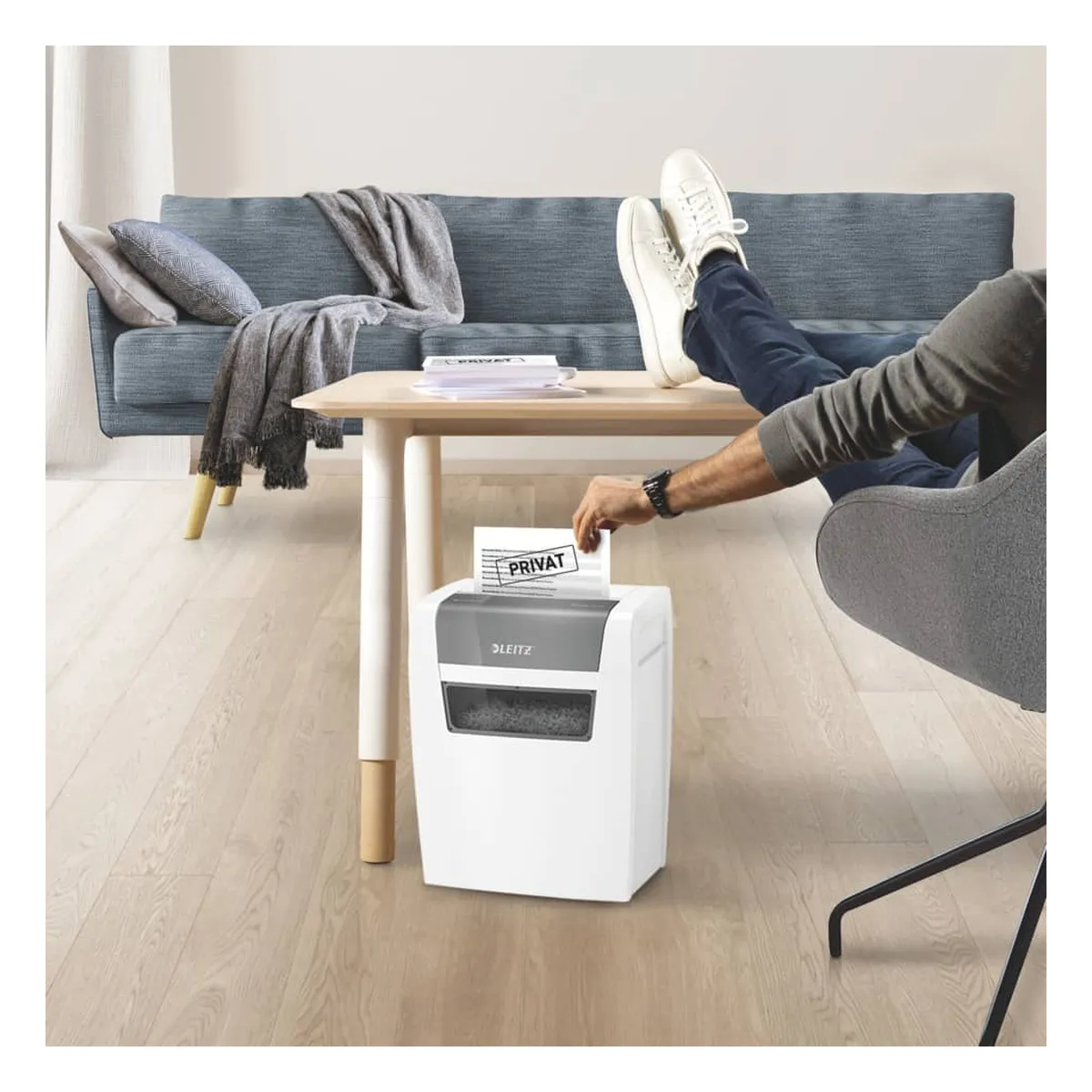 LEITZ Aktenvernichter IQ Home - Partikelschnitt P4, 6 Blatt, weiß