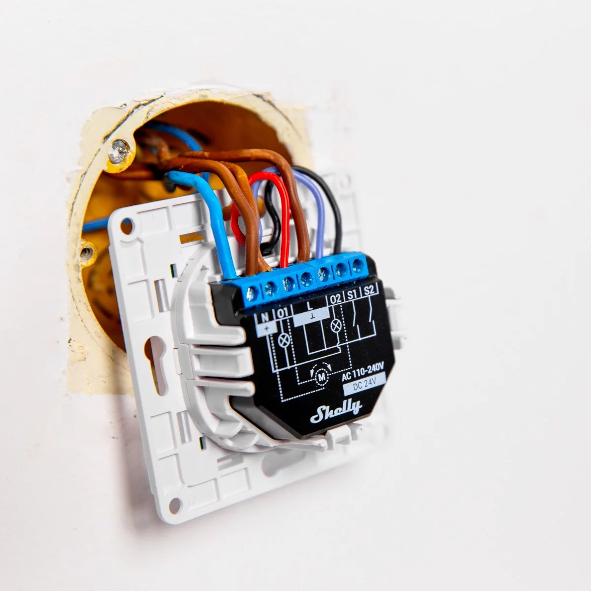 Shelly Home Relais 'Plus 2PM' WLAN Schaltaktor 2x 10A Max. 16A BT Messfunktion