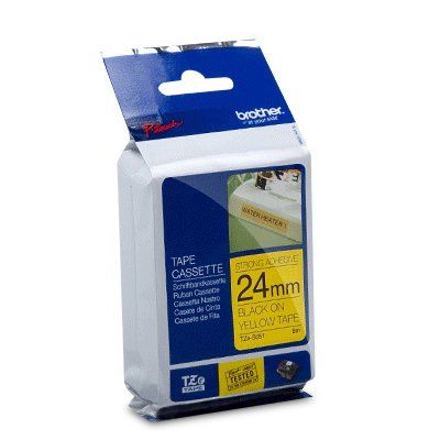 Brother Schriftband 24 mm TZE-651 in Verpackung vor einem weißen Hintergrund